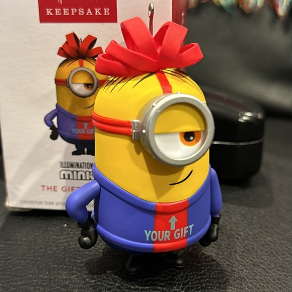 Brand new Hallmark Illumination minions Christmas tree ornament - Picture 4 of 5